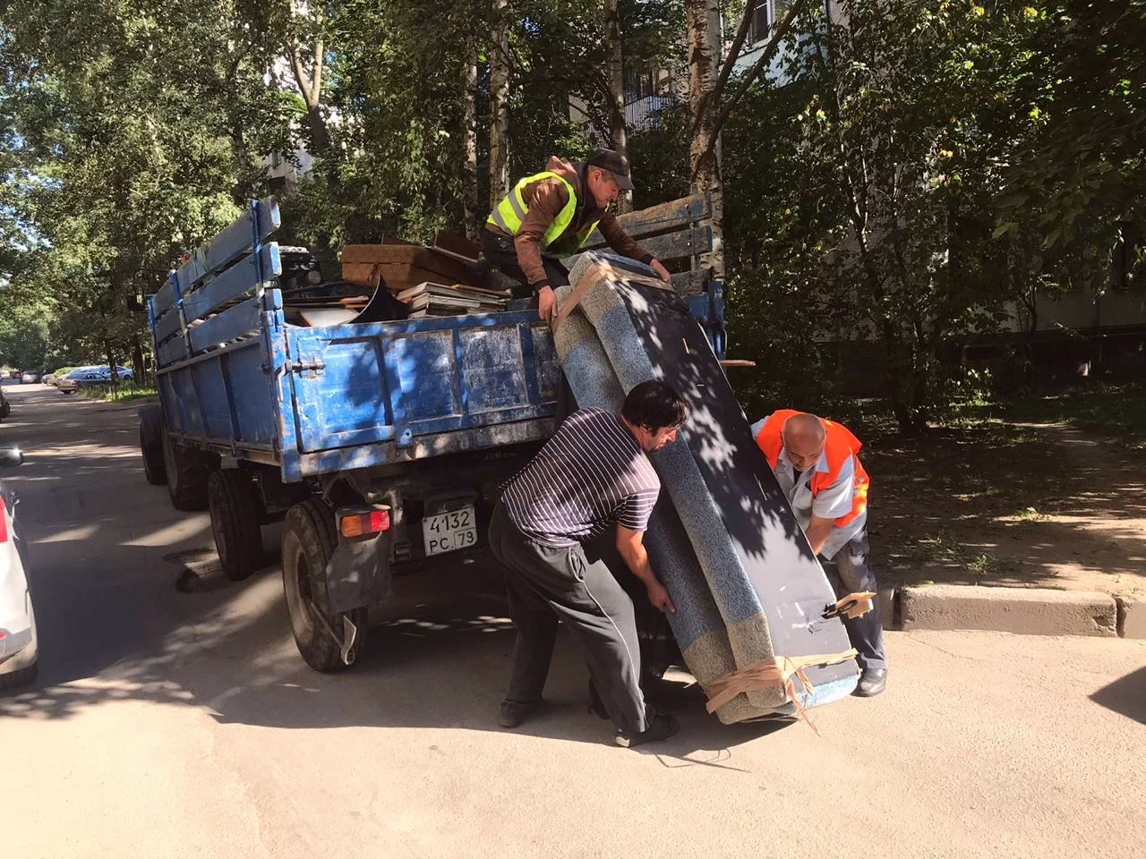 Профессиональный вывоз крупногабаритного мусора в Чайковском в октябре