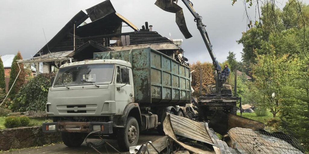Вывоз мусора после пожара с утилизацией в Чайковском в октябре