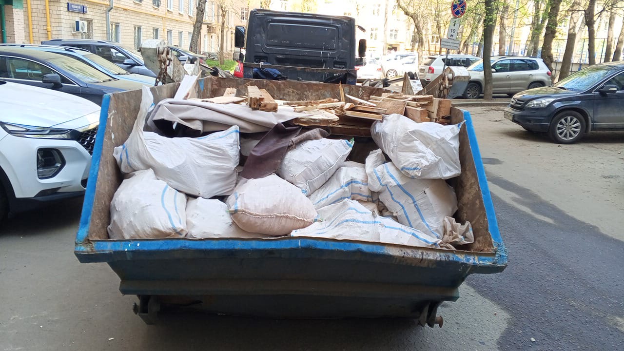 Вывоз мусора из магазина в Чайковском в октябре