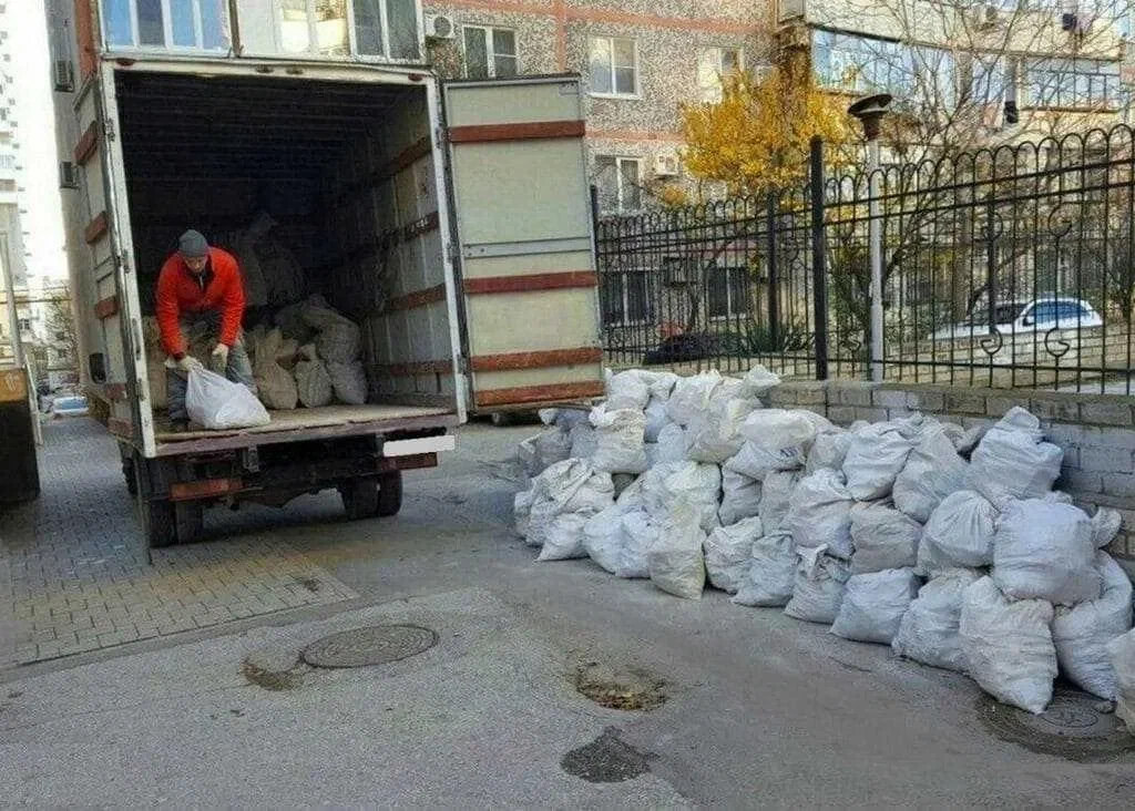 Вывоз мусора после переезда в Чайковском в октябре