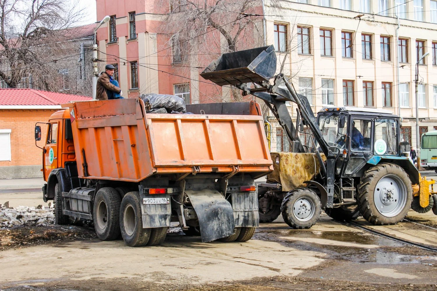 Вывоз мусора Камазом в Чайковском – аренда и заказ Камаза 10 тонн от 2378 руб. в ПроМусор
