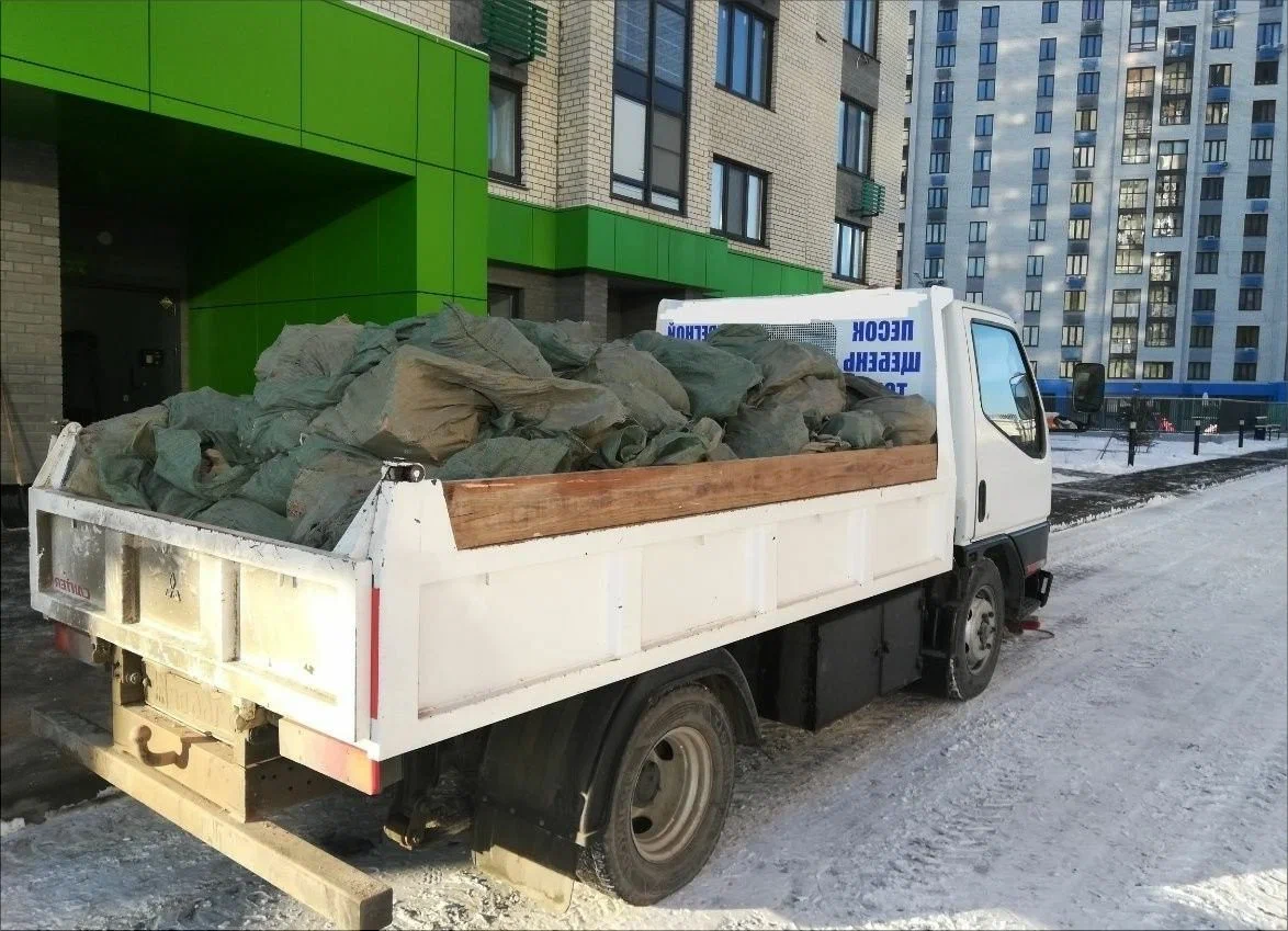 Вывоз мусора грузовым фургоном 3 тонны в Чайковском — цена от 1366 руб., ПроМусор