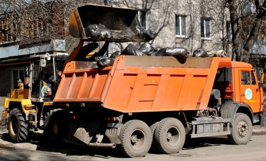 Вывоз мусора грузовым фургоном 5 тонн в Чайковском – ПроМусор, аренда, цена от 1569 руб