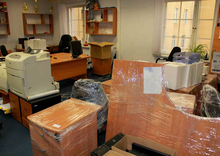 Вывоз старой офисной мебели в Чайковском в октябре