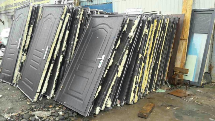 Вывоз металлических дверей с утилизацией в Чайковском в октябре