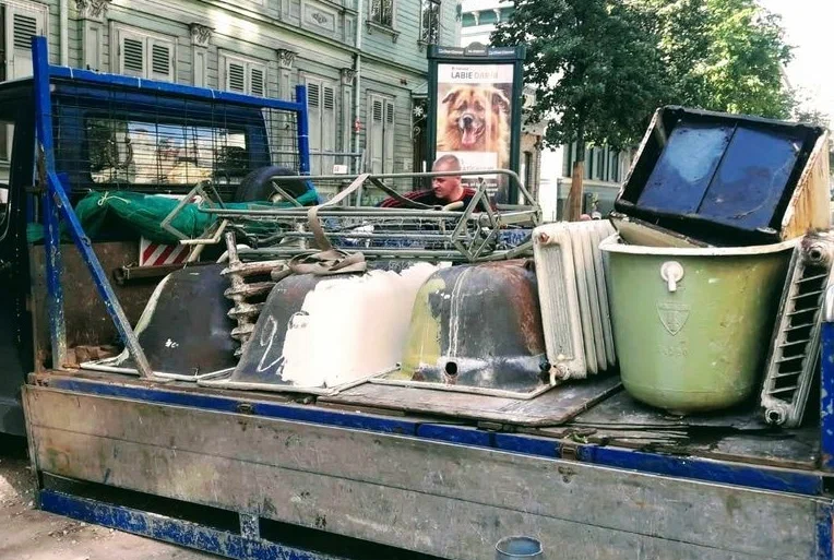 Вывоз старой сантехники в Чайковском от ПроМусор: быстро, недорого от 557 руб., утилизация и грузчики