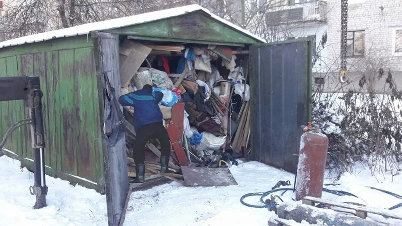 Вывоз мусора из гаража с гарантией чистоты в Чайковском в октябре