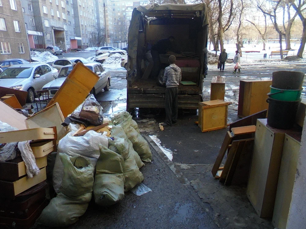 Вывоз мусора из подвала с утилизацией в Чайковском в октябре