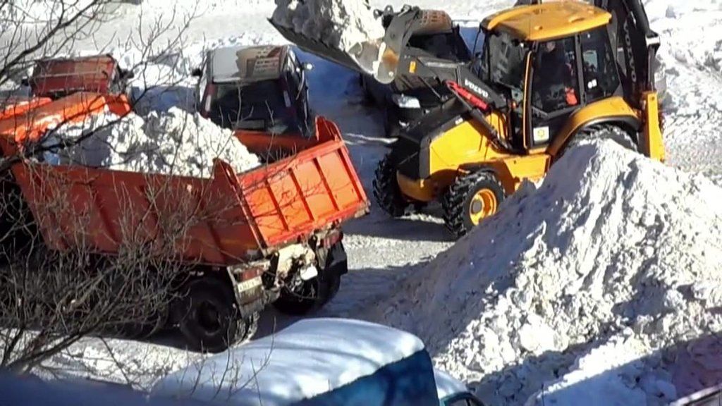 Вывоз снега с погрузкой в Чайковском для организаций и частных лиц в октябре
